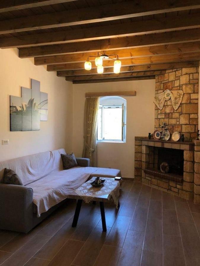 Villa Jimmy, Pilona Village Vlicha  Exteriör bild